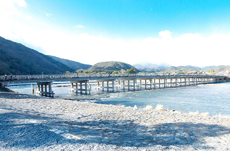 渡月橋　徒歩8分